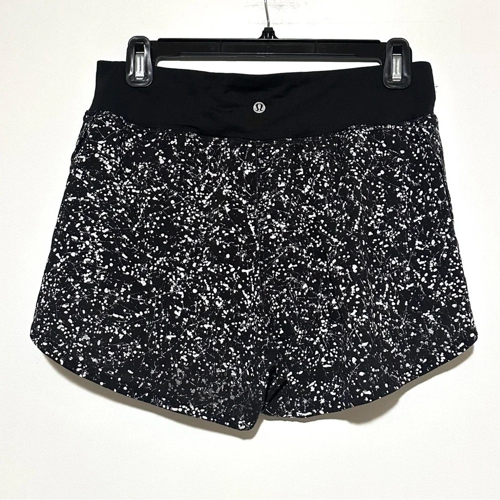 Lululemon Find Your Pace Short 3” - Crinkle Dust Reflective Alpine White 6